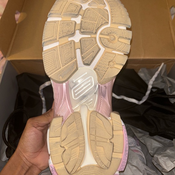 Balenciaga women runner sneakers - Picture 2 of 4